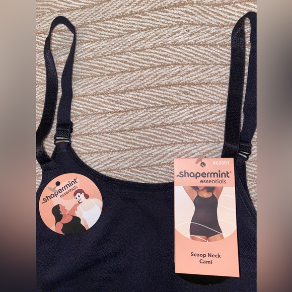 Shapermint Essentials All Day Every Day Scoop Neck Cami - Picture 2 of 14